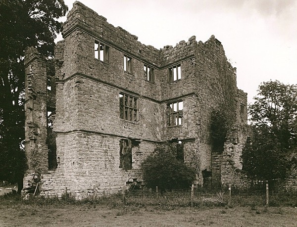 FOXHALL NEWYDD, Henllan, Denbighshire 2011 - DENBIGHSHIRE